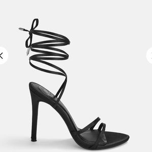 MISGUIDED BLACK POINTY TOE LACE UP HEELS
